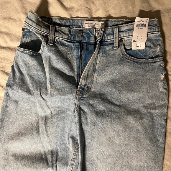 NWT Abercrombie Ultra High Rise 90s Straight Jean (with Raw Hem) 29 SHORT - Picture 6 of 11